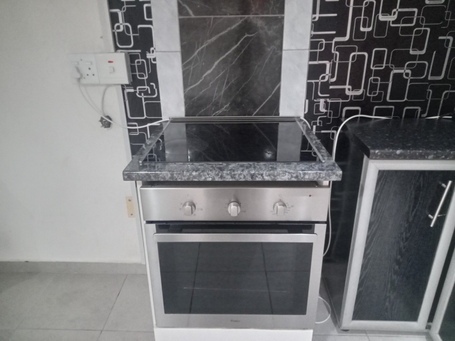 To Let 1 Bedroom Property for Rent in Chasedene KwaZulu-Natal