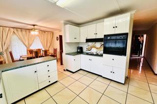 4 Bedroom Property for Sale in Hayfields KwaZulu-Natal