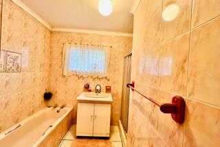 4 Bedroom Property for Sale in Hayfields KwaZulu-Natal