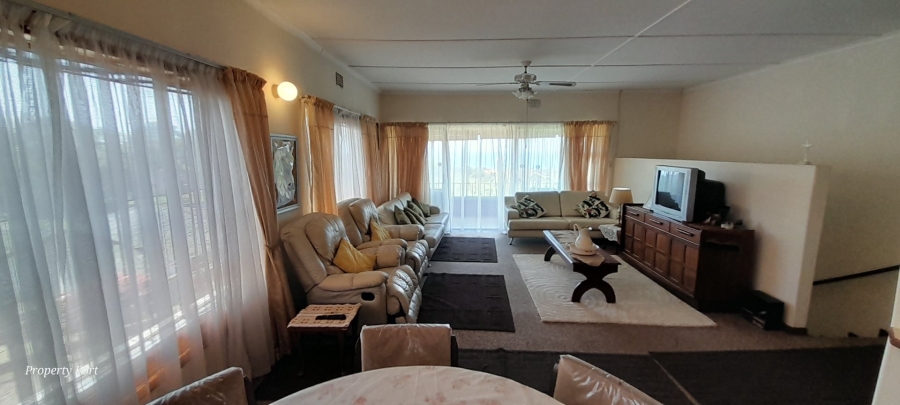 3 Bedroom Property for Sale in Hibberdene KwaZulu-Natal