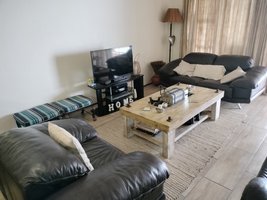 3 Bedroom Property for Sale in Uvongo KwaZulu-Natal