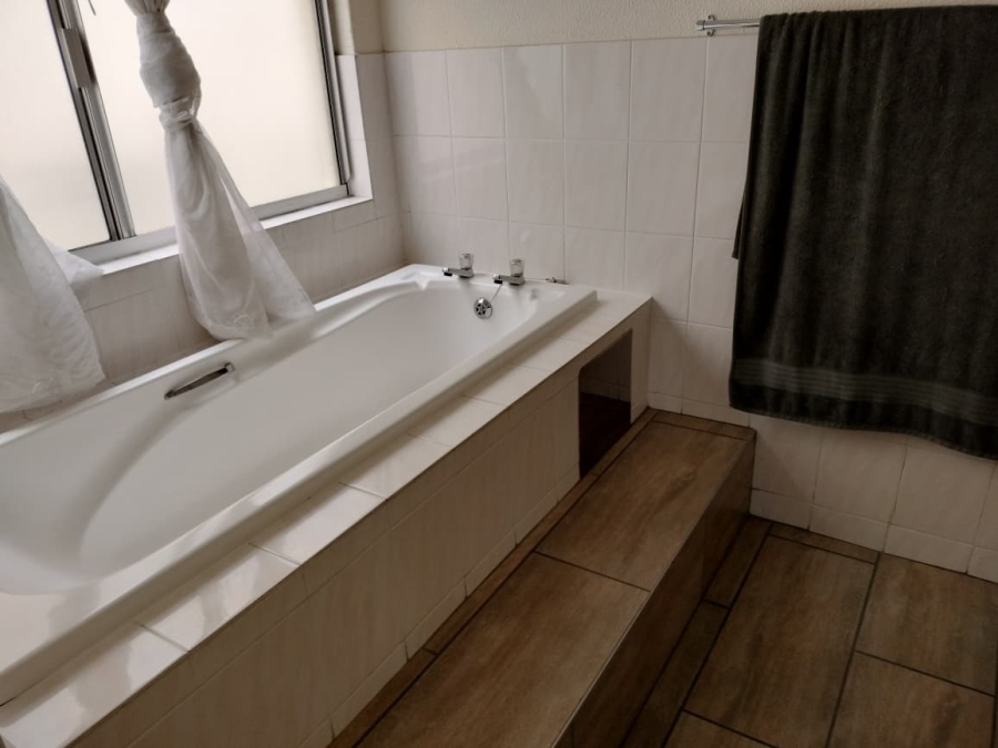 3 Bedroom Property for Sale in Uvongo KwaZulu-Natal