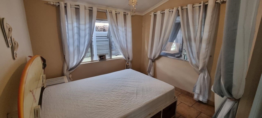 2 Bedroom Property for Sale in Hibberdene KwaZulu-Natal