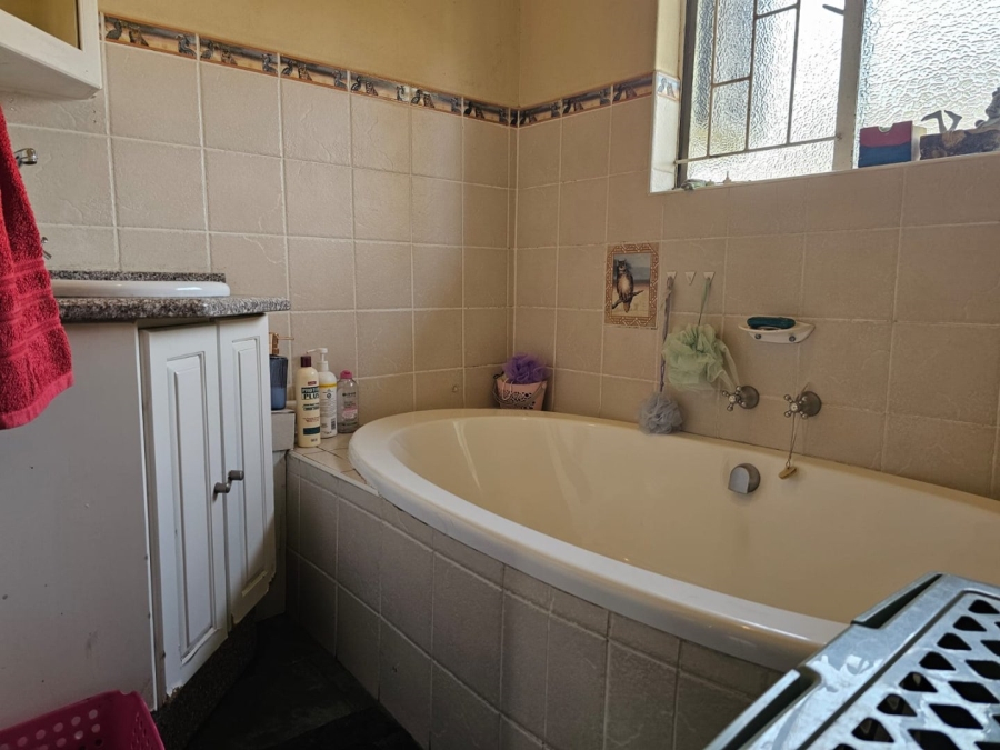 4 Bedroom Property for Sale in Pioneer Park KwaZulu-Natal