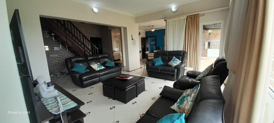 4 Bedroom Property for Sale in Oslo Beach KwaZulu-Natal