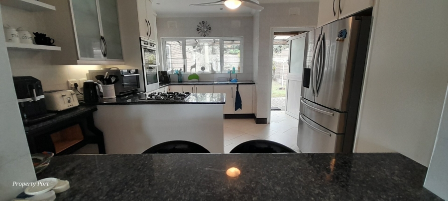 4 Bedroom Property for Sale in Oslo Beach KwaZulu-Natal