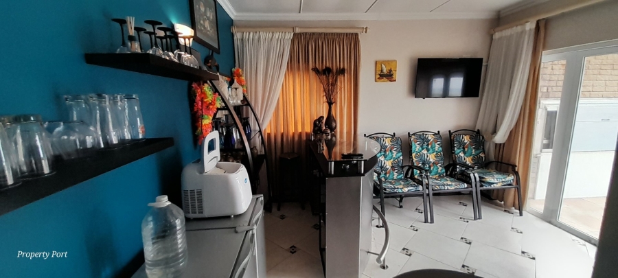 4 Bedroom Property for Sale in Oslo Beach KwaZulu-Natal