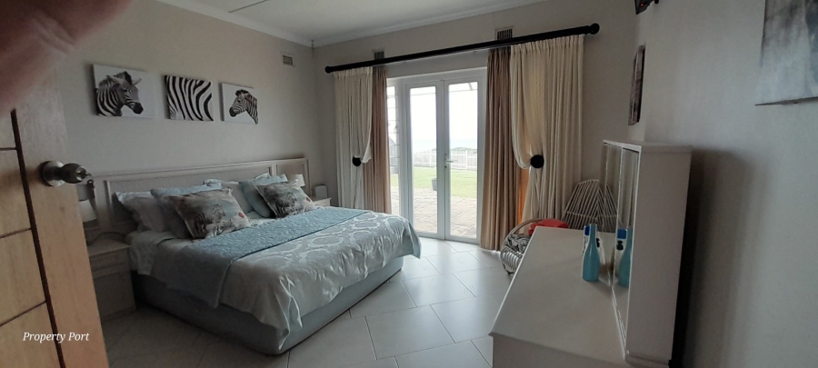 4 Bedroom Property for Sale in Oslo Beach KwaZulu-Natal