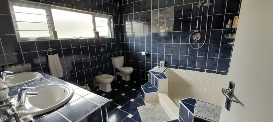 4 Bedroom Property for Sale in Oslo Beach KwaZulu-Natal