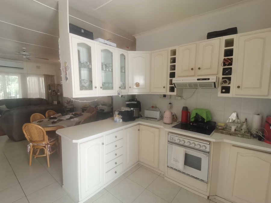 3 Bedroom Property for Sale in Uvongo KwaZulu-Natal