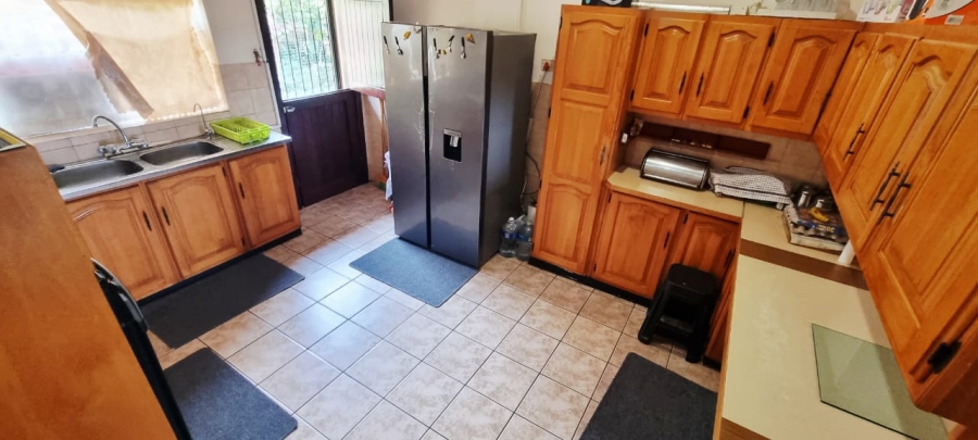  Bedroom Property for Sale in Lawrence Rocks KwaZulu-Natal