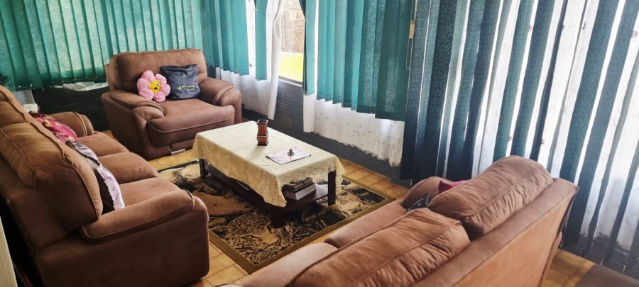  Bedroom Property for Sale in Lawrence Rocks KwaZulu-Natal