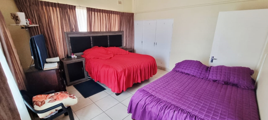  Bedroom Property for Sale in Lawrence Rocks KwaZulu-Natal