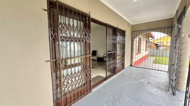 4 Bedroom Property for Sale in Uvongo KwaZulu-Natal