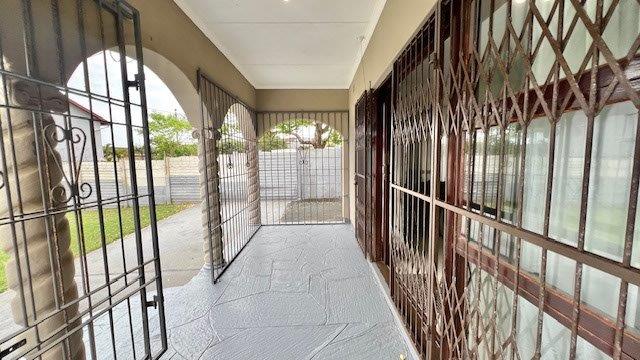 4 Bedroom Property for Sale in Uvongo KwaZulu-Natal
