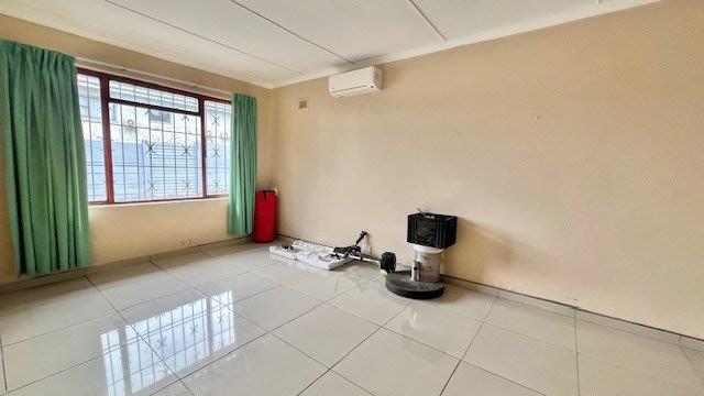 4 Bedroom Property for Sale in Uvongo KwaZulu-Natal