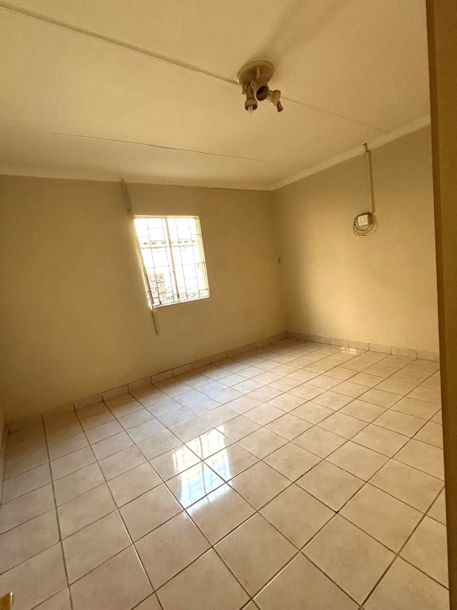 To Let 4 Bedroom Property for Rent in Raisethorpe KwaZulu-Natal