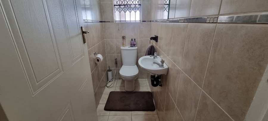 3 Bedroom Property for Sale in Oslo Beach KwaZulu-Natal