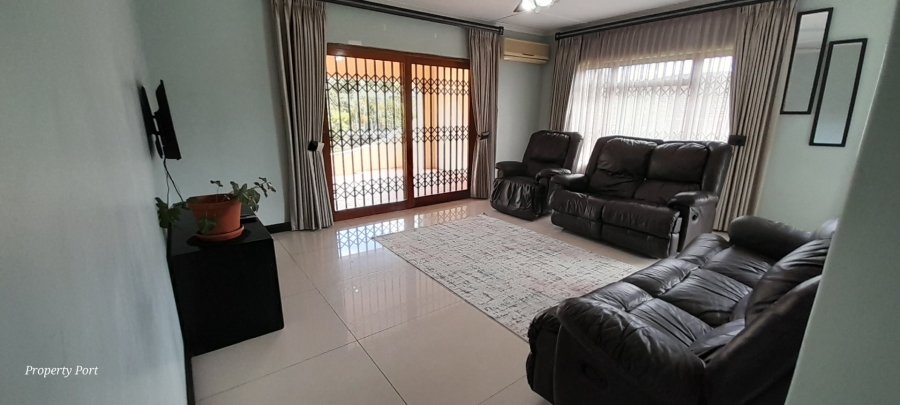 4 Bedroom Property for Sale in Uvongo KwaZulu-Natal