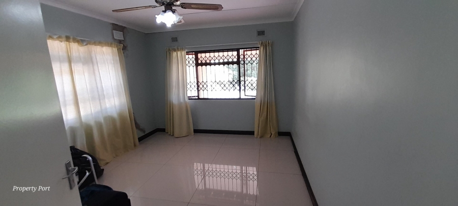 4 Bedroom Property for Sale in Uvongo KwaZulu-Natal