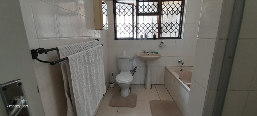4 Bedroom Property for Sale in Uvongo KwaZulu-Natal