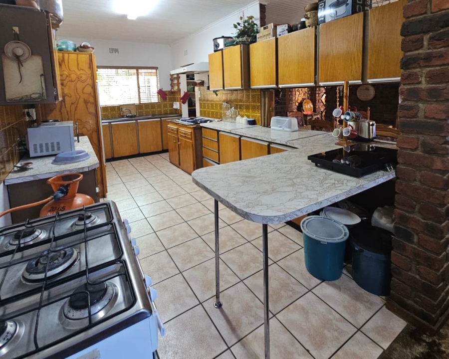 6 Bedroom Property for Sale in Amiel Park KwaZulu-Natal