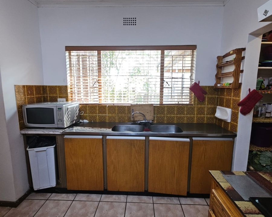 6 Bedroom Property for Sale in Amiel Park KwaZulu-Natal
