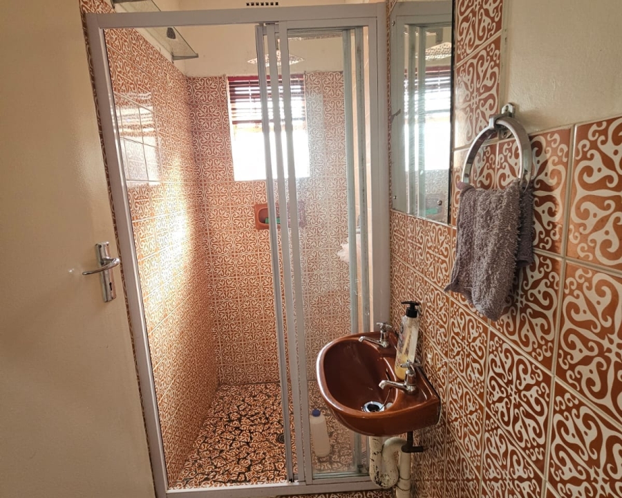 6 Bedroom Property for Sale in Amiel Park KwaZulu-Natal