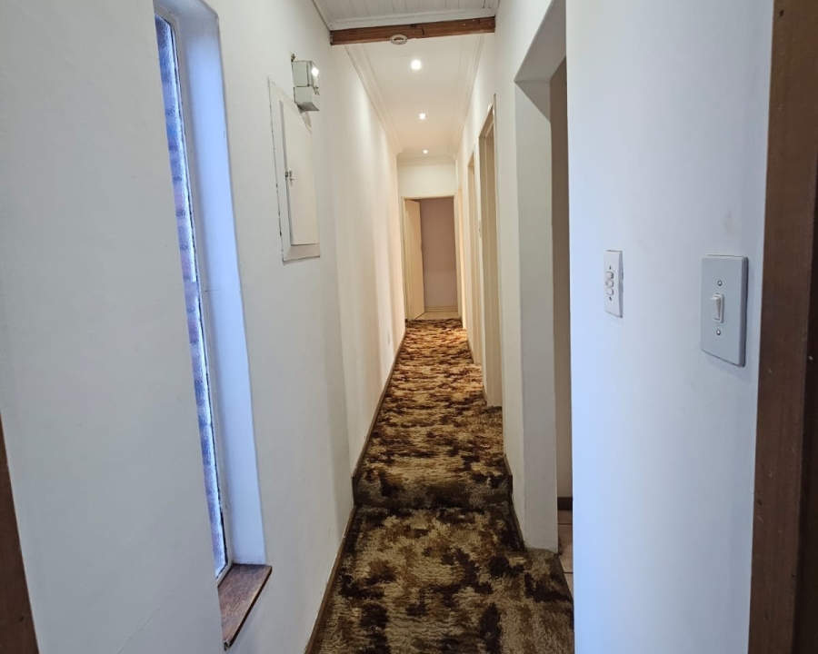 6 Bedroom Property for Sale in Amiel Park KwaZulu-Natal
