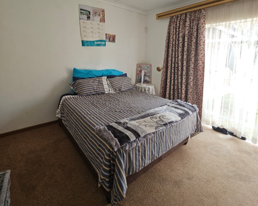 6 Bedroom Property for Sale in Amiel Park KwaZulu-Natal