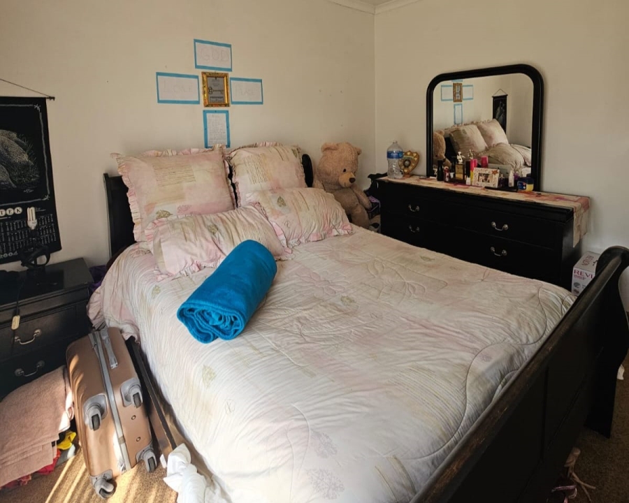 6 Bedroom Property for Sale in Amiel Park KwaZulu-Natal
