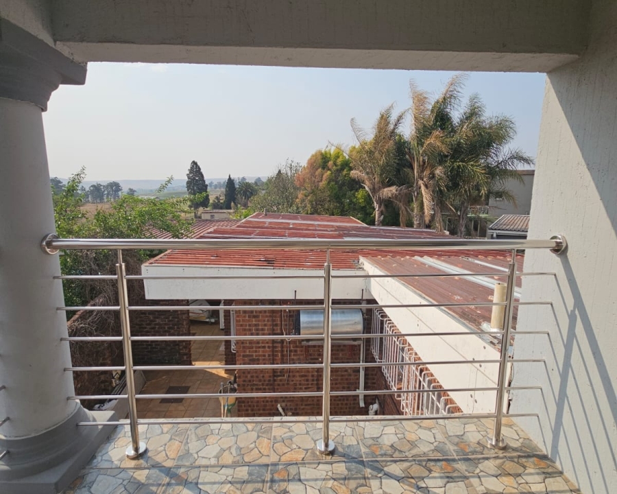 6 Bedroom Property for Sale in Amiel Park KwaZulu-Natal
