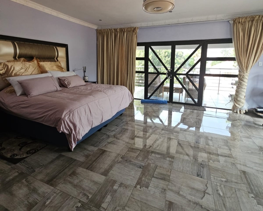 6 Bedroom Property for Sale in Amiel Park KwaZulu-Natal