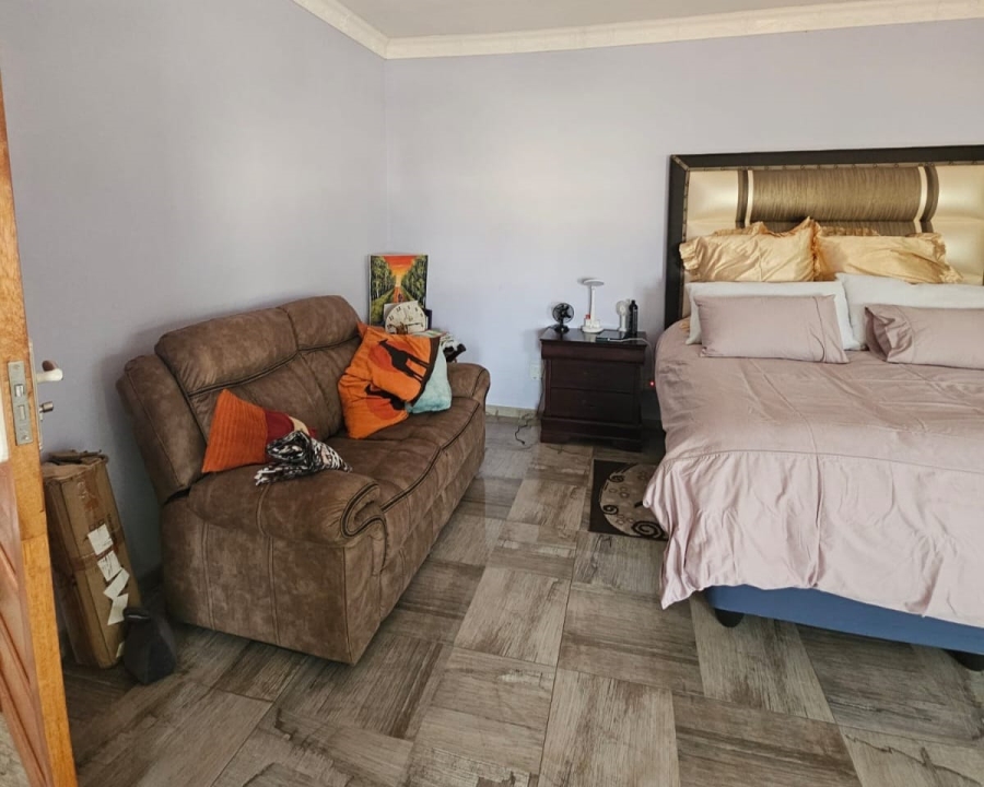 6 Bedroom Property for Sale in Amiel Park KwaZulu-Natal