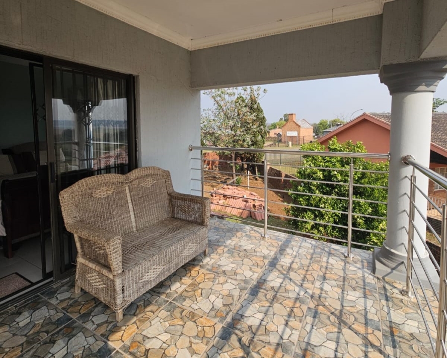 6 Bedroom Property for Sale in Amiel Park KwaZulu-Natal