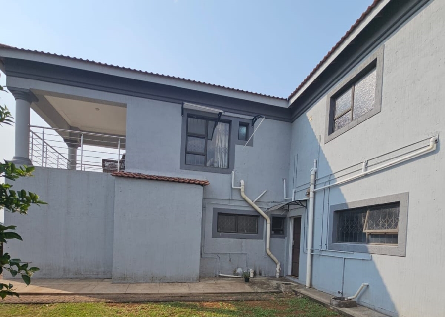 6 Bedroom Property for Sale in Amiel Park KwaZulu-Natal