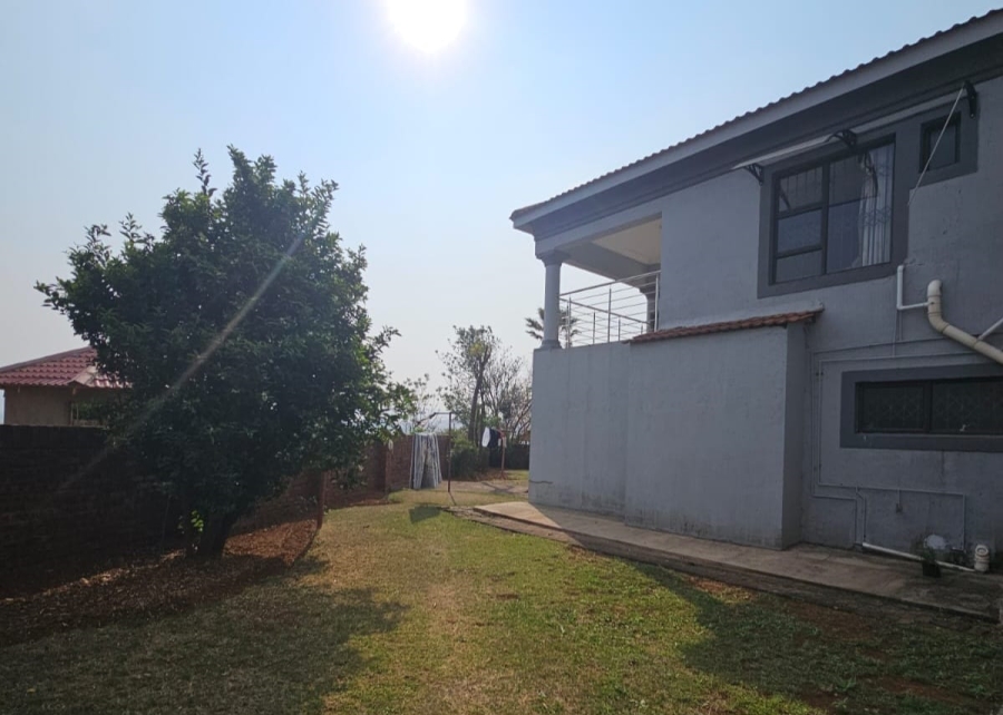 6 Bedroom Property for Sale in Amiel Park KwaZulu-Natal