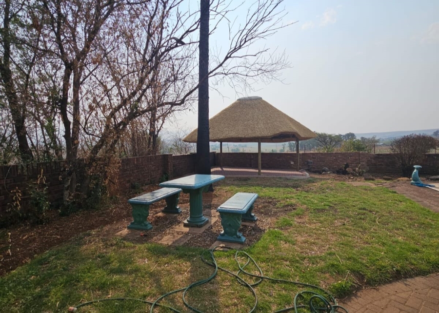 6 Bedroom Property for Sale in Amiel Park KwaZulu-Natal