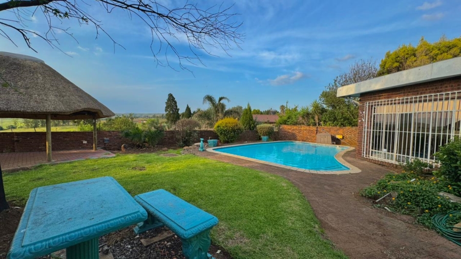 6 Bedroom Property for Sale in Amiel Park KwaZulu-Natal