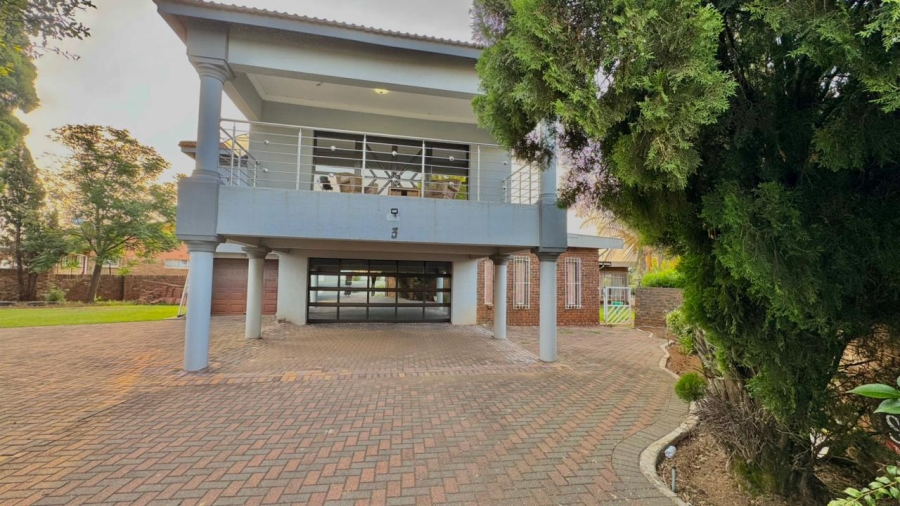 6 Bedroom Property for Sale in Amiel Park KwaZulu-Natal