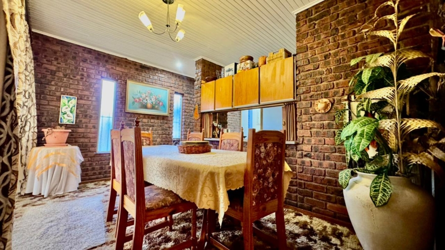 6 Bedroom Property for Sale in Amiel Park KwaZulu-Natal
