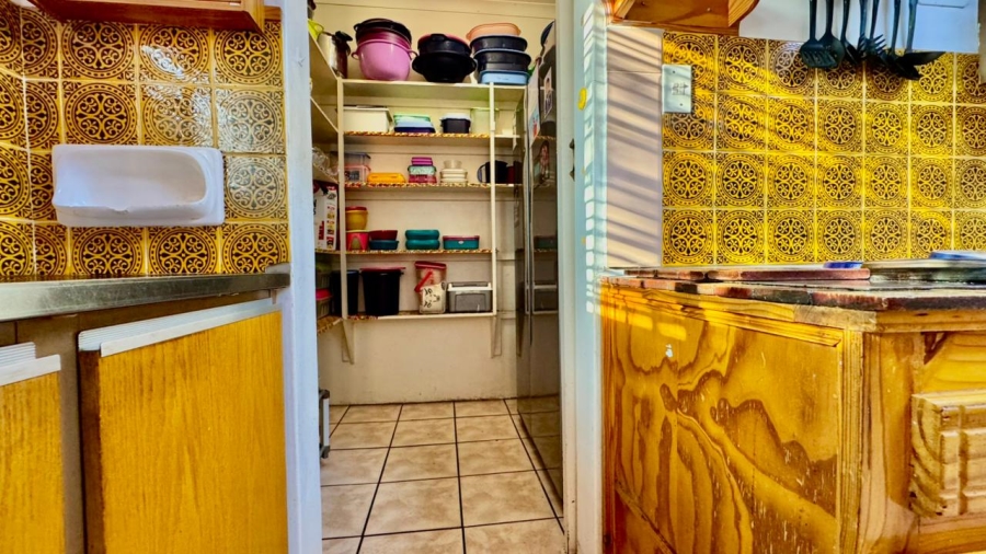 6 Bedroom Property for Sale in Amiel Park KwaZulu-Natal