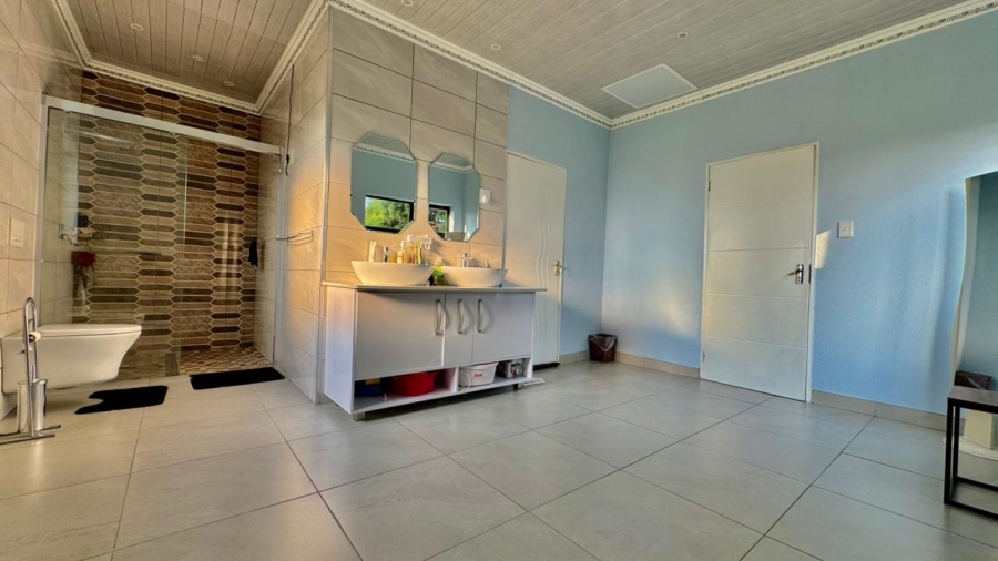 6 Bedroom Property for Sale in Amiel Park KwaZulu-Natal
