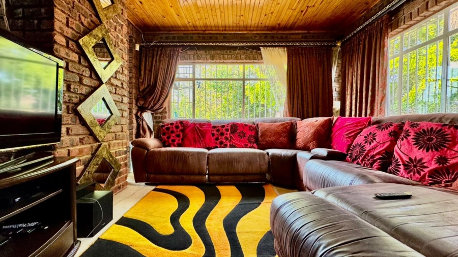 6 Bedroom Property for Sale in Amiel Park KwaZulu-Natal