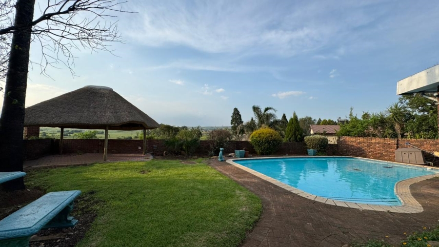 6 Bedroom Property for Sale in Amiel Park KwaZulu-Natal