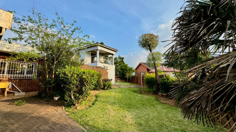 6 Bedroom Property for Sale in Amiel Park KwaZulu-Natal