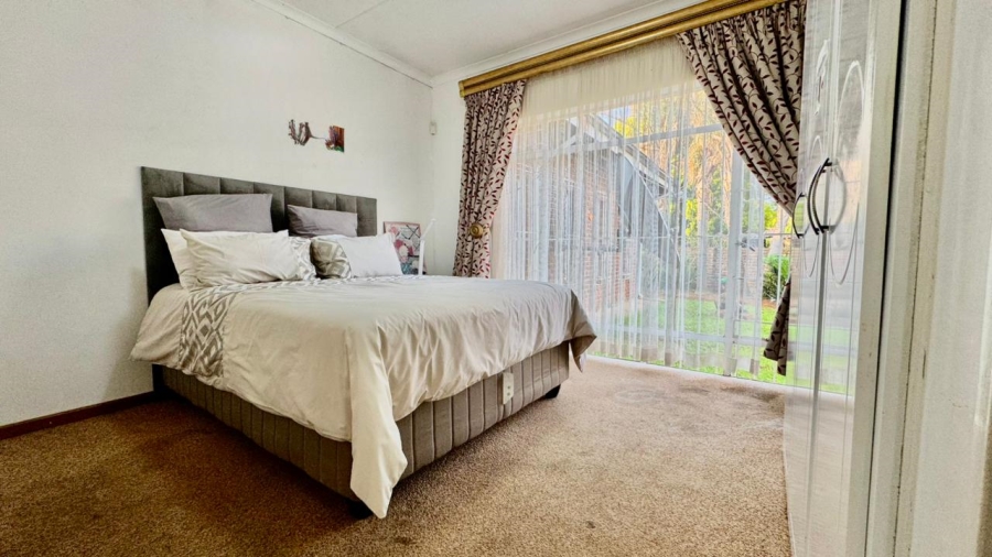 6 Bedroom Property for Sale in Amiel Park KwaZulu-Natal