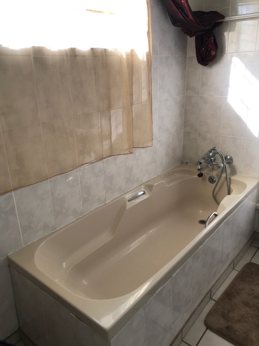 3 Bedroom Property for Sale in Salmon Bay KwaZulu-Natal