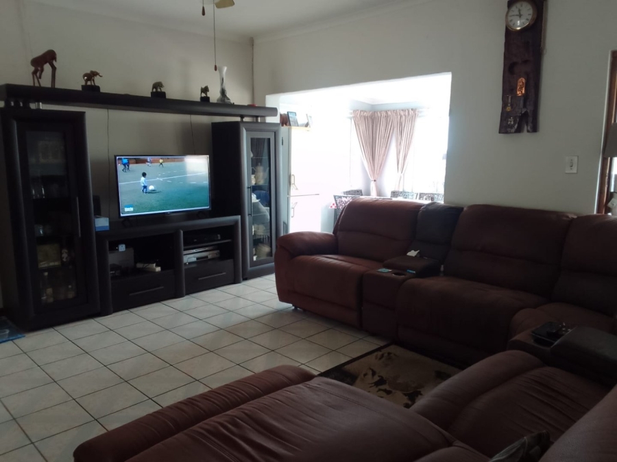 4 Bedroom Property for Sale in Woodgrange KwaZulu-Natal