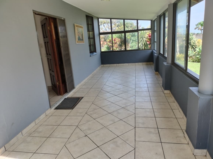 6 Bedroom Property for Sale in Manaba Beach KwaZulu-Natal